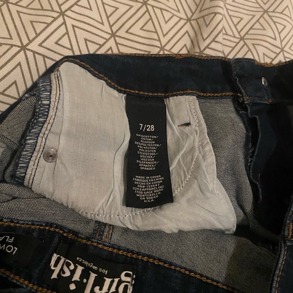 Low Rise Flared Jeans - Picture 3 of 4